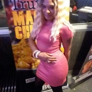 Meet your Posher, Yveline